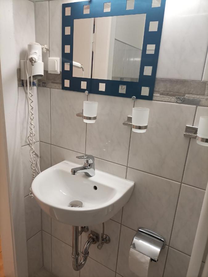 Ferienwohnung Ulmenstrasse เบรเมอร์ฮาเฟิน ภายนอก รูปภาพ